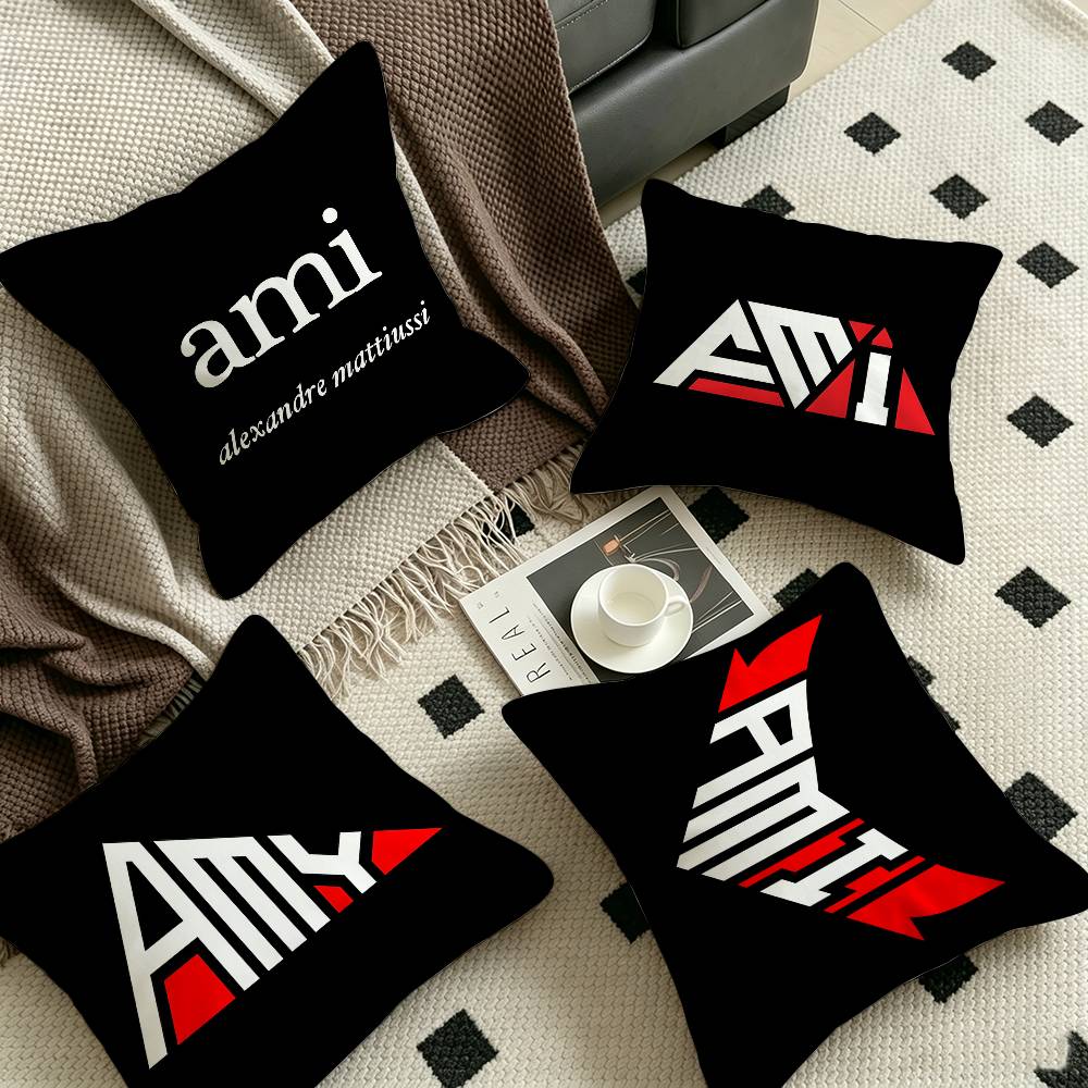 Popular AMI PARIS Cushion Cove - огляд і ціна Home Textiles Paris